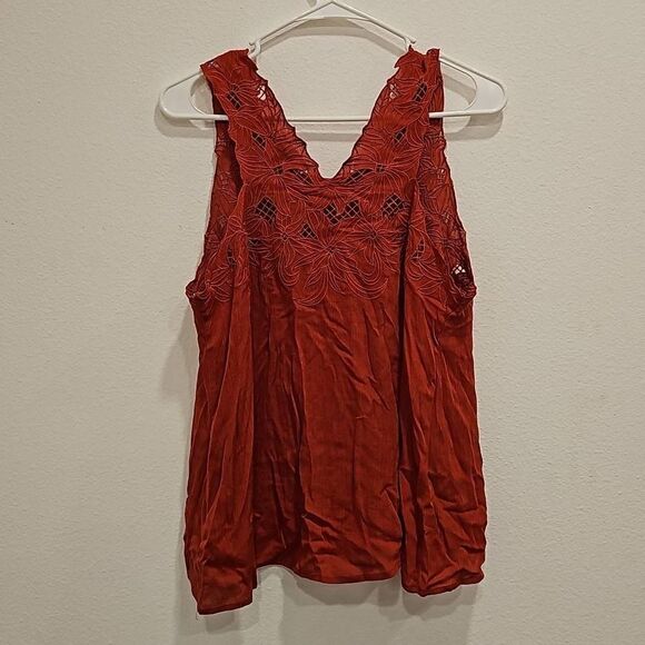 Lace semi see-through tank top. Size M. - Picture 3 of 3
